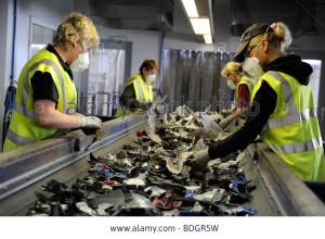 germany-hamburg-recycling-of-electronic-scrap-at-electronic-recycling-BDGR5W